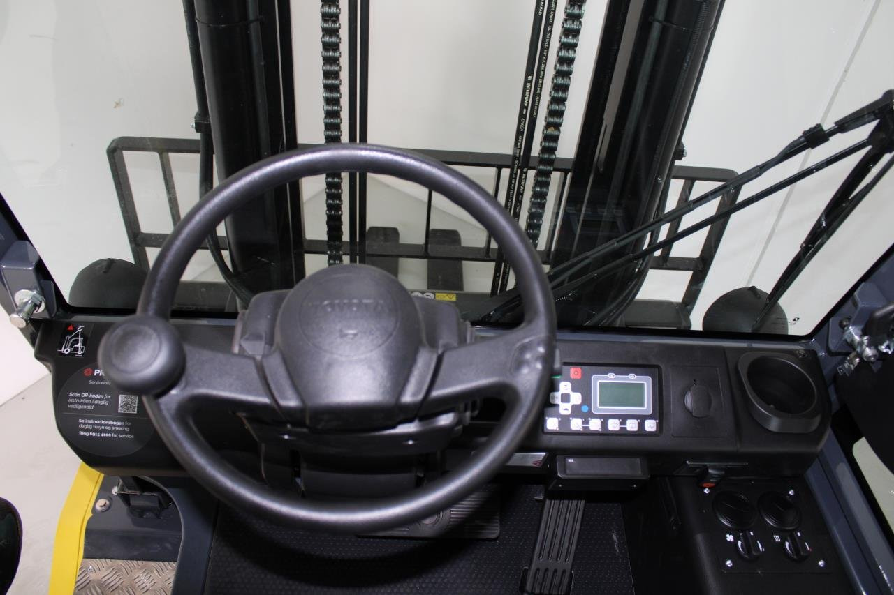 Toyota 9FBM50T - Forklift listrik: gambar 4 Toyota 9FBM50T - Forklift listrik: gambar 4