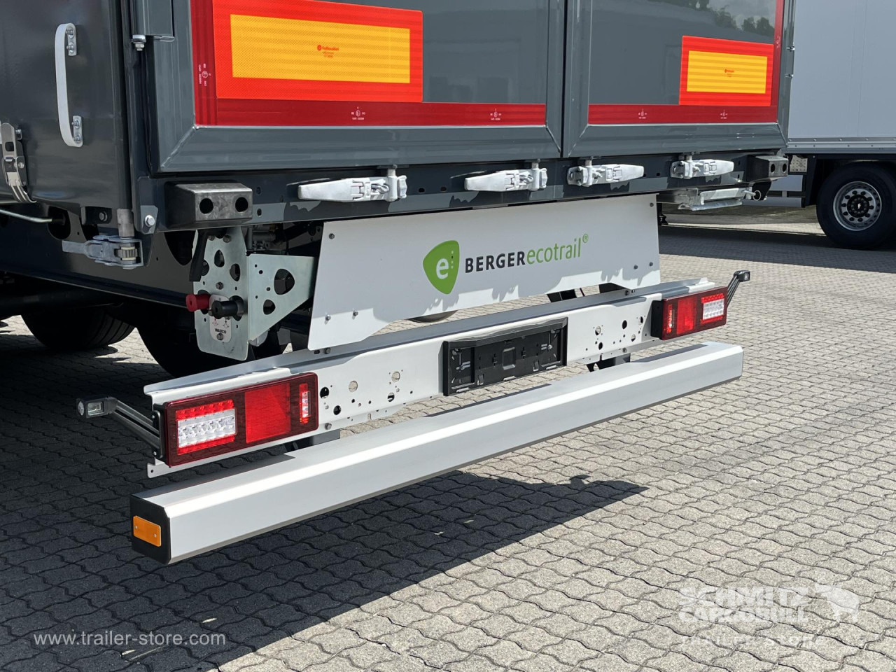 BERGER Auflieger Curtainsider Standard - Semi-trailer dengan terpal samping: gambar 4 BERGER Auflieger Curtainsider Standard - Semi-trailer dengan terpal samping: gambar 4
