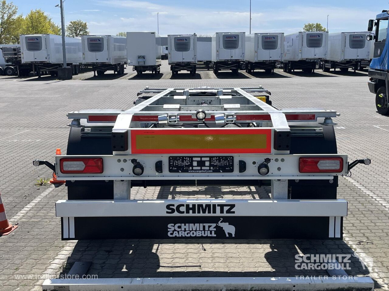 SCHMITZ Anhänger Wechselfahrgestell Standard - Trailer pengangkut mobil: gambar 2 SCHMITZ Anhänger Wechselfahrgestell Standard - Trailer pengangkut mobil: gambar 2