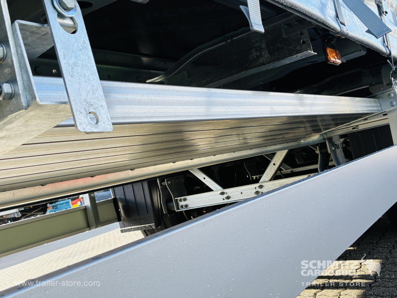 SCHMITZ Auflieger Curtainsider Mega - Semi-trailer dengan terpal samping: gambar 2 SCHMITZ Auflieger Curtainsider Mega - Semi-trailer dengan terpal samping: gambar 2