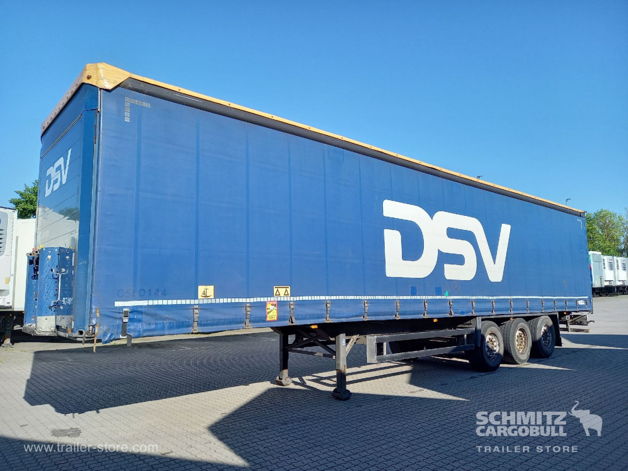 SCHMITZ Auflieger Curtainsider Standard - Semi-trailer dengan terpal samping: gambar 1 SCHMITZ Auflieger Curtainsider Standard - Semi-trailer dengan terpal samping: gambar 1