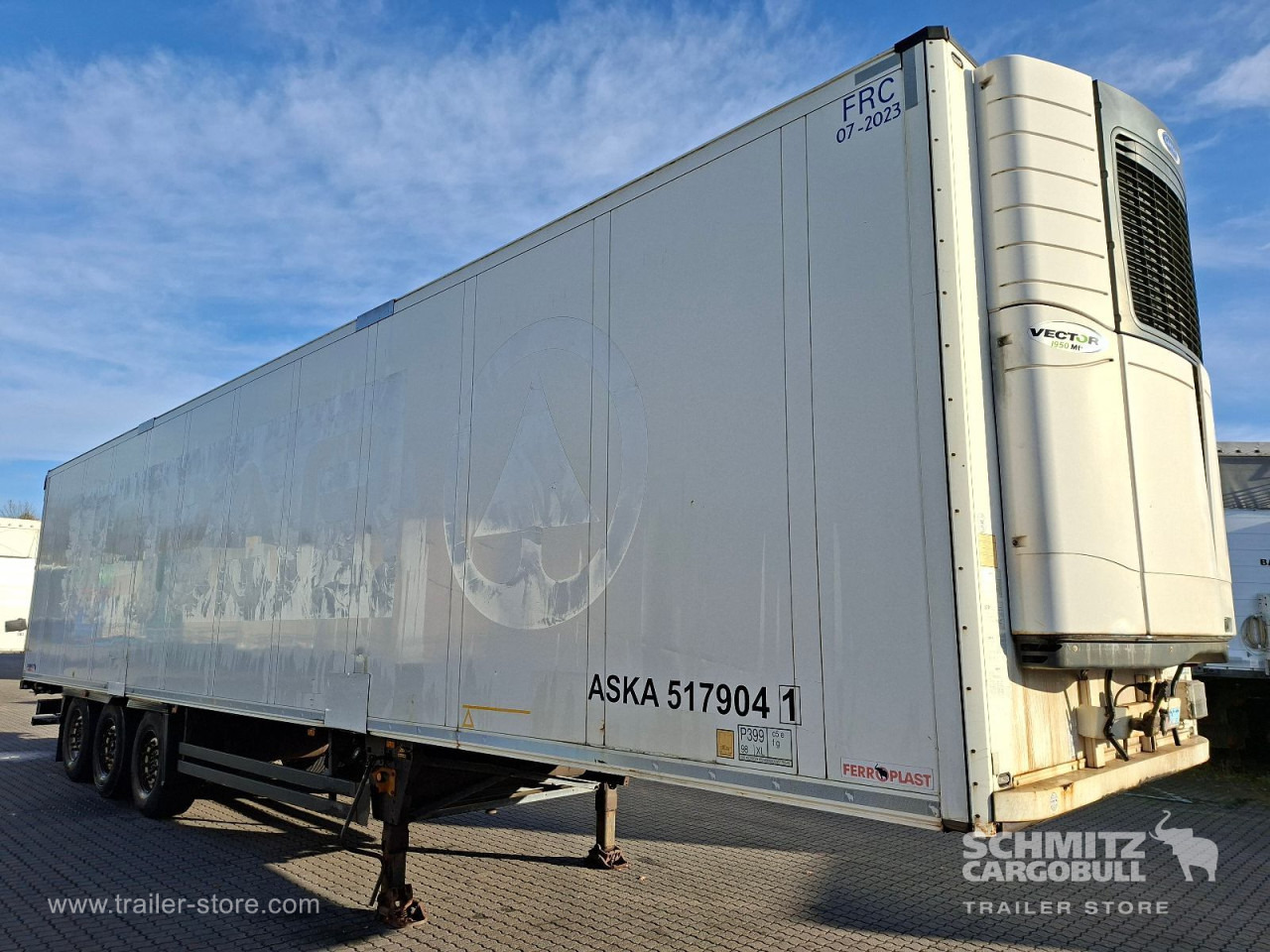 SCHMITZ Auflieger Tiefkühler Standard Double deck - Semi-trailer isotermal: gambar 1 SCHMITZ Auflieger Tiefkühler Standard Double deck - Semi-trailer isotermal: gambar 1