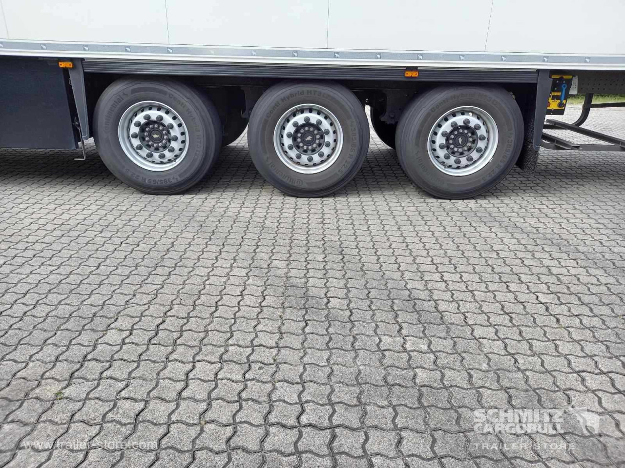 SCHMITZ Auflieger Tiefkühler Standard Double deck - Semi-trailer isotermal: gambar 2 SCHMITZ Auflieger Tiefkühler Standard Double deck - Semi-trailer isotermal: gambar 2