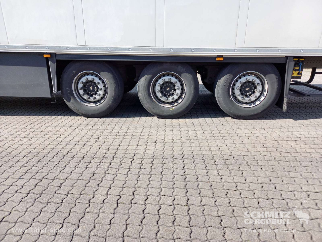 SCHMITZ Auflieger Tiefkühler Standard Double deck - Semi-trailer isotermal: gambar 2 SCHMITZ Auflieger Tiefkühler Standard Double deck - Semi-trailer isotermal: gambar 2