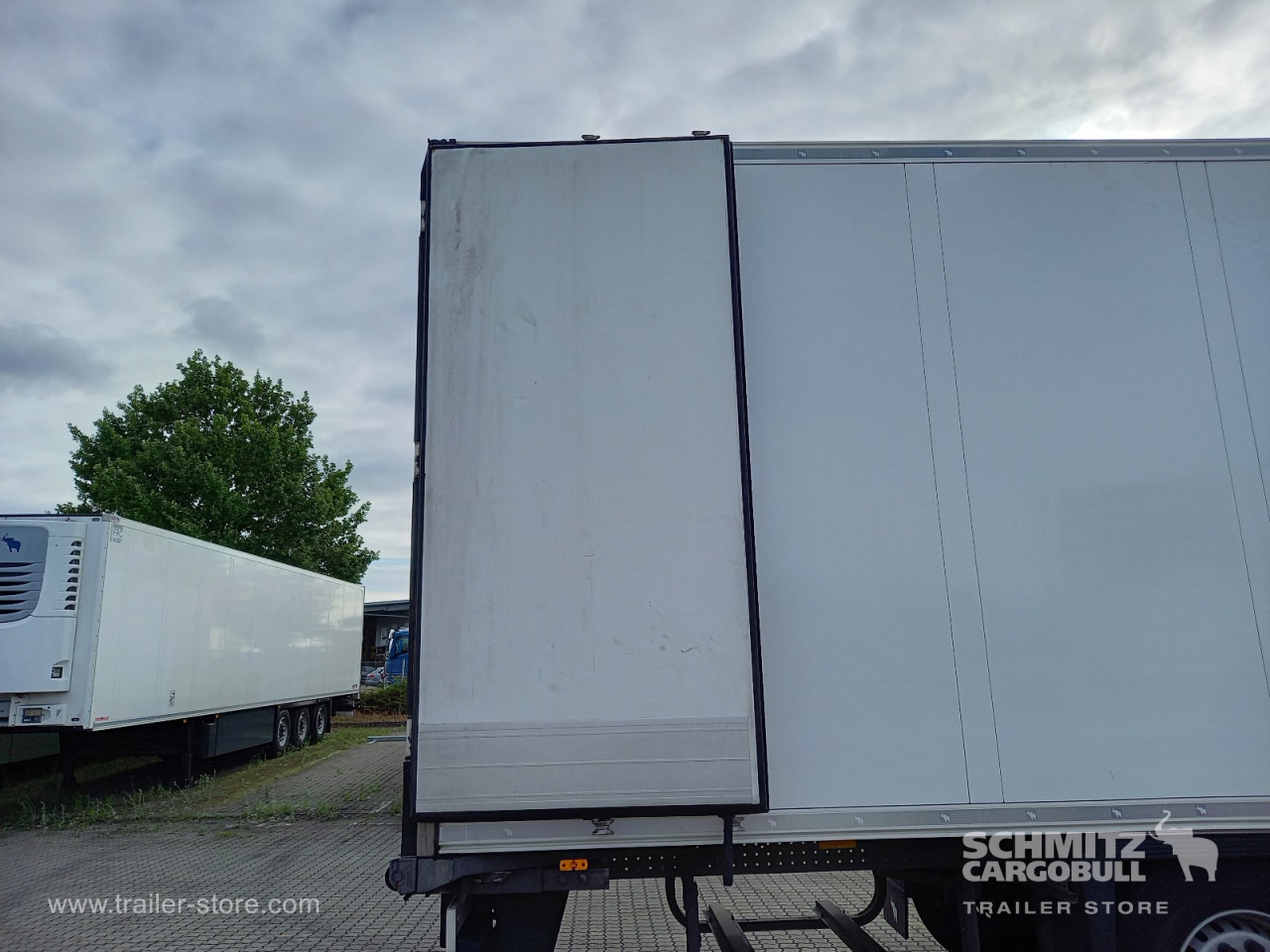 SCHMITZ Auflieger Tiefkühler Standard Double deck - Semi-trailer isotermal: gambar 2 SCHMITZ Auflieger Tiefkühler Standard Double deck - Semi-trailer isotermal: gambar 2