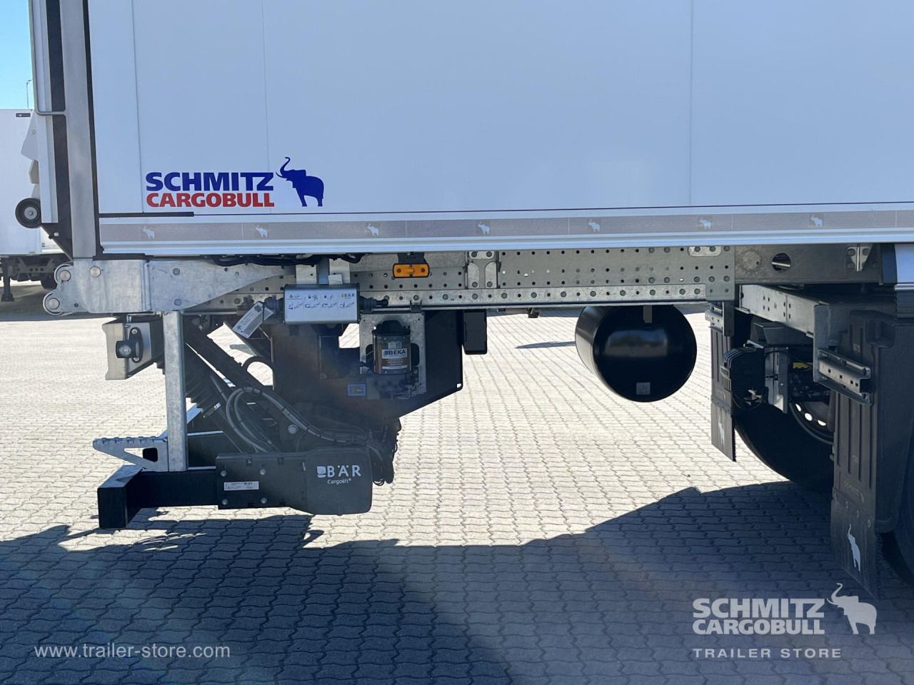 SCHMITZ Auflieger Tiefkühler Standard Taillift - Semi-trailer isotermal: gambar 3 SCHMITZ Auflieger Tiefkühler Standard Taillift - Semi-trailer isotermal: gambar 3