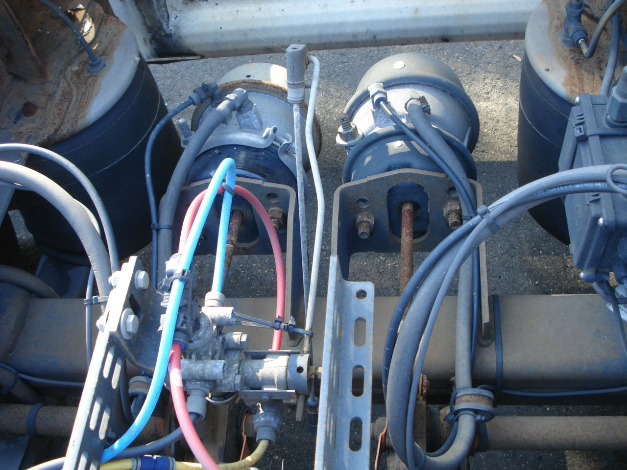 Krone AZ 18 A Drehschemel Zwillingsbereift! - Trailer pengangkut mobil: gambar 5 Krone AZ 18 A Drehschemel Zwillingsbereift! - Trailer pengangkut mobil: gambar 5