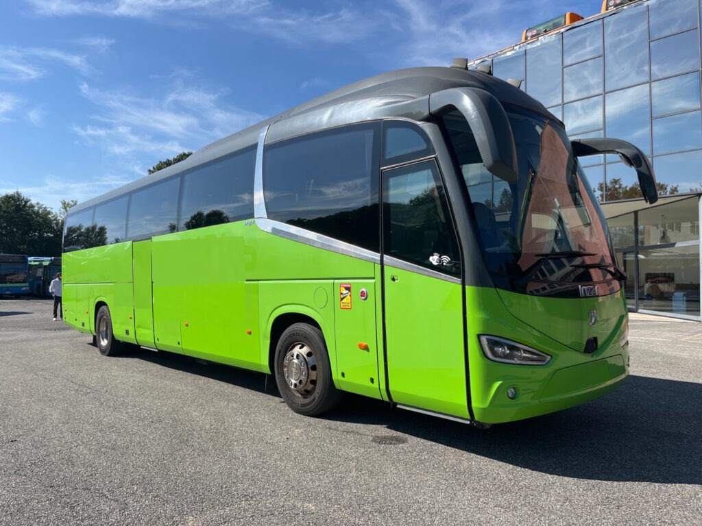 N.1 IRIZAR I6 – Anno 2018 - Bus pariwisata: gambar 1 N.1 IRIZAR I6 – Anno 2018 - Bus pariwisata: gambar 1