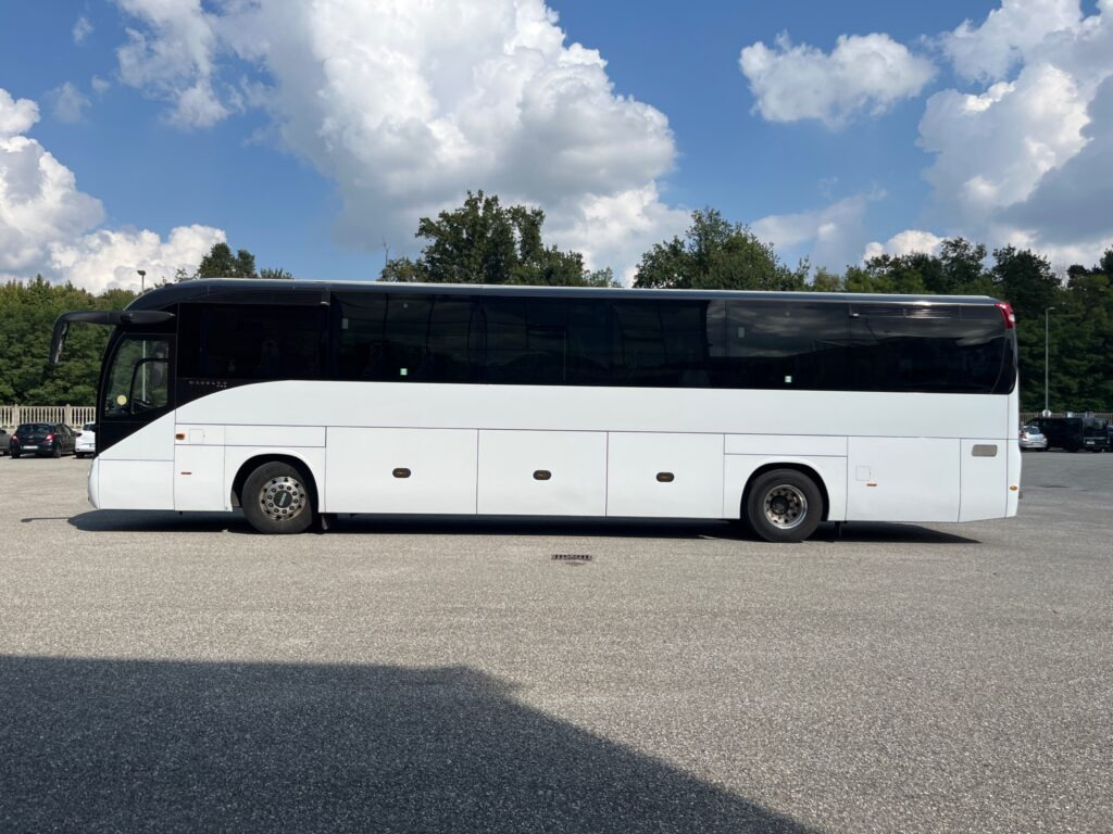 N.1 IVECO MAGELYS – Anno 2019 - Bus pariwisata: gambar 1 N.1 IVECO MAGELYS – Anno 2019 - Bus pariwisata: gambar 1