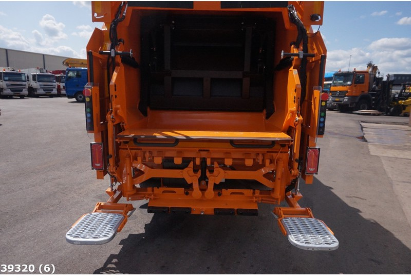 FUSO Canter 9C18 Geesink 7m³ - Truk sampah: gambar 4 FUSO Canter 9C18 Geesink 7m³ - Truk sampah: gambar 4