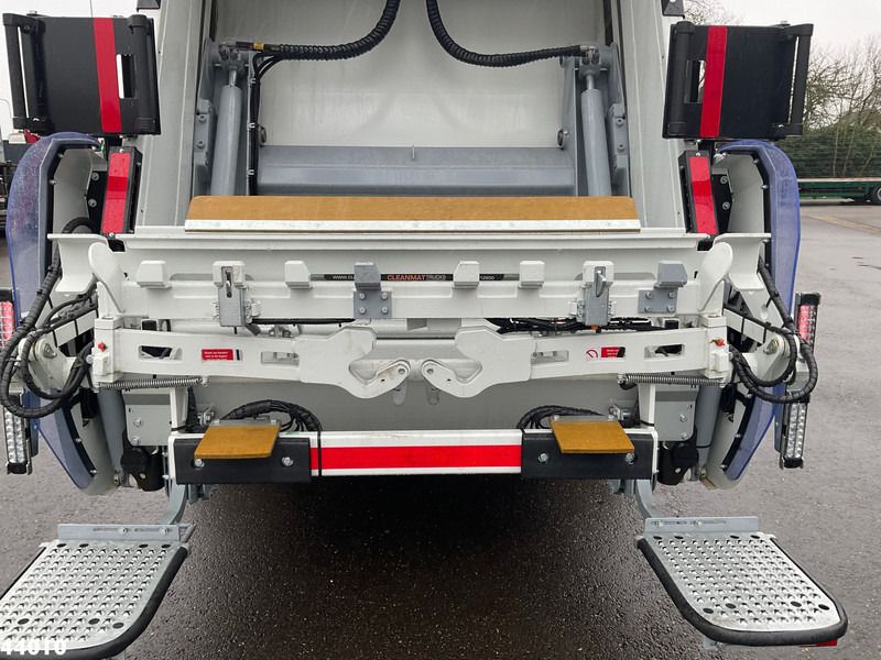 Truk sampah FUSO Canter Terberg 7 m³: gambar 8 Truk sampah FUSO Canter Terberg 7 m³: gambar 8