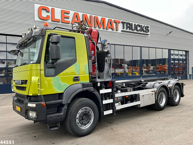 Iveco AD260T41 6x4 HMF 16 Tonmeter Z-kraan - Truk pembawa sistem kabel, Truk derek: gambar 2 Iveco AD260T41 6x4 HMF 16 Tonmeter Z-kraan - Truk pembawa sistem kabel, Truk derek: gambar 2