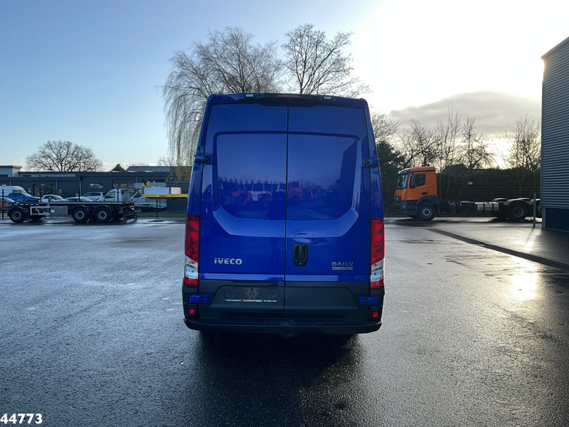 Iveco Daily 35C18 RIONED hogedrukwater installatie - Truk vakum: gambar 4 Iveco Daily 35C18 RIONED hogedrukwater installatie - Truk vakum: gambar 4