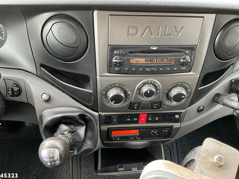 Truk bajak salju Iveco Daily 70C17 Nido zoutstrooier: gambar 17