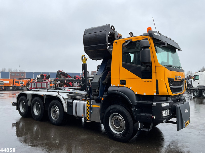 Iveco Trakker AD380T41W 8x6 Euro 6 HMF 19 Tonmeter Z-kraan - Hook lift, Truk derek: gambar 5 Iveco Trakker AD380T41W 8x6 Euro 6 HMF 19 Tonmeter Z-kraan - Hook lift, Truk derek: gambar 5