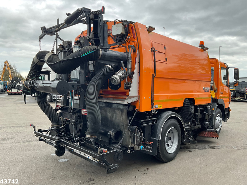 Mercedes-Benz ATEGO 1523 Faun VIAJET 6 R/HS Wegdekreiniger Just 14.776 km! - Penyapu jalan: gambar 5 Mercedes-Benz ATEGO 1523 Faun VIAJET 6 R/HS Wegdekreiniger Just 14.776 km! - Penyapu jalan: gambar 5