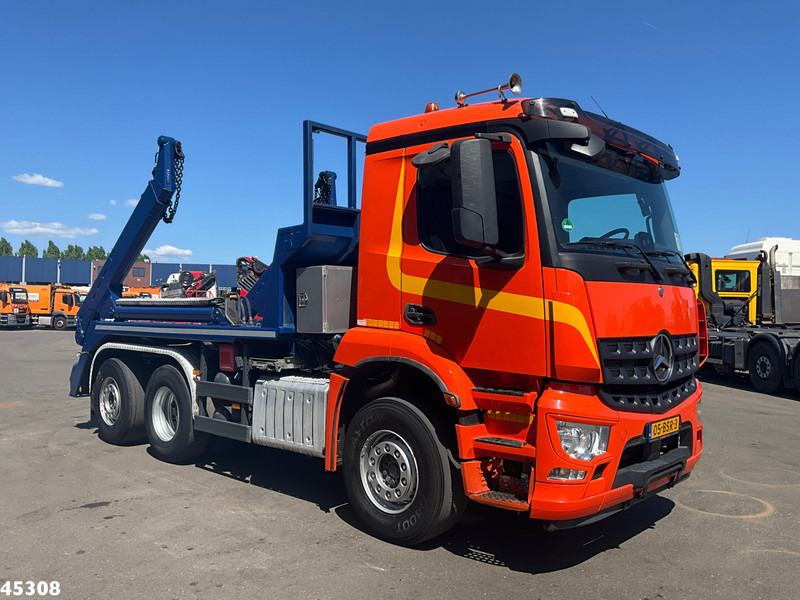 Mercedes-Benz Arocs 2536 Euro 6 Meiler 16 Ton's portaalarmsysteem - Truk skip loader: gambar 2 Mercedes-Benz Arocs 2536 Euro 6 Meiler 16 Ton's portaalarmsysteem - Truk skip loader: gambar 2
