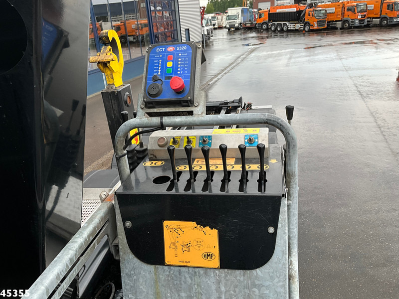 Hook lift, Truk derek Mercedes-Benz Arocs 3540 8x4 Euro 6 HMF 19 Tonmeter Z-kraan Just 118.906 Km!: gambar 11