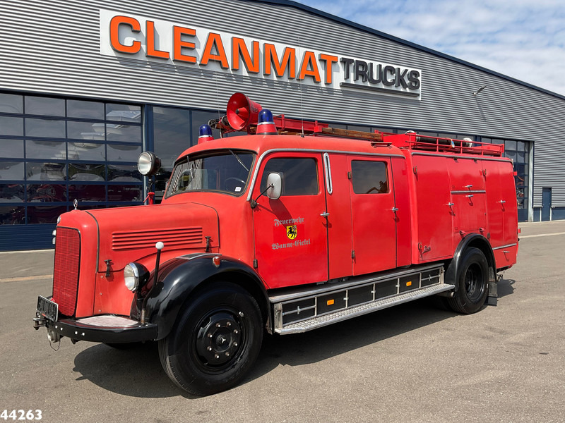 Mercedes-Benz LF 311 Oldtimer Feuerwehrfahrzeug Just 35.940 km! - Truk pemadam kebakaran: gambar 1 Mercedes-Benz LF 311 Oldtimer Feuerwehrfahrzeug Just 35.940 km! - Truk pemadam kebakaran: gambar 1