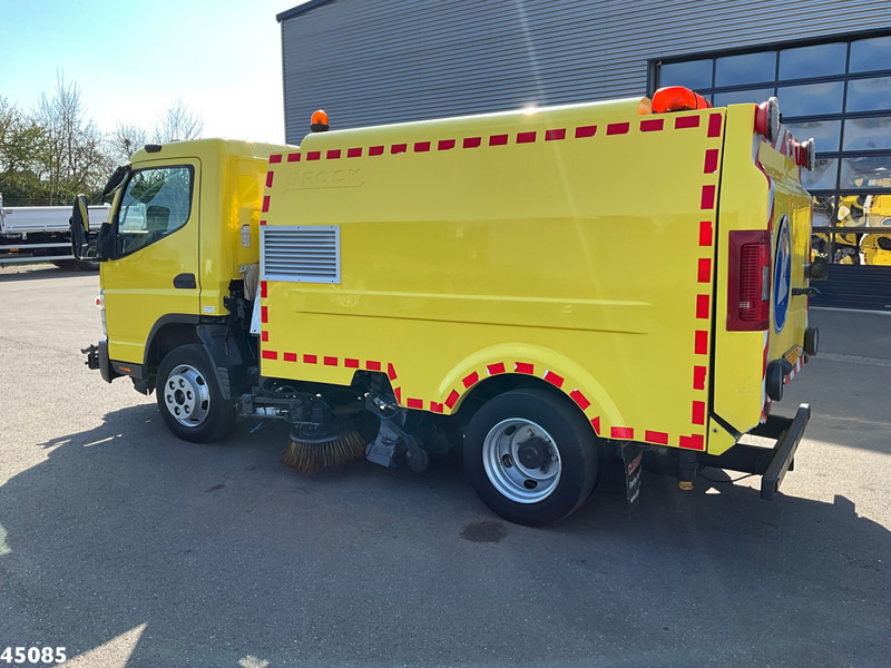 Mitsubishi Canter 7C15 Brock sweeper Just 94.095 km! - Penyapu jalan: gambar 4 Mitsubishi Canter 7C15 Brock sweeper Just 94.095 km! - Penyapu jalan: gambar 4