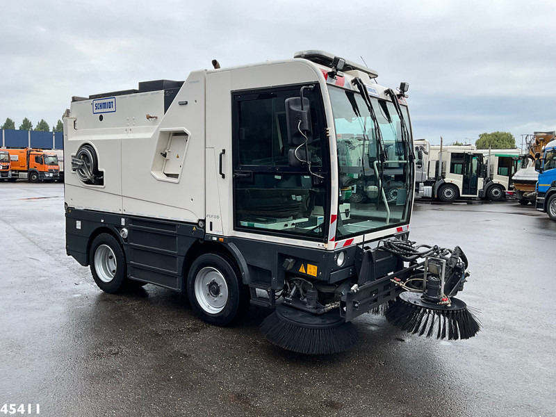 Schmidt Cleango 500 Compact Euro 6 with 3-rd brush - Penyapu jalan: gambar 3 Schmidt Cleango 500 Compact Euro 6 with 3-rd brush - Penyapu jalan: gambar 3