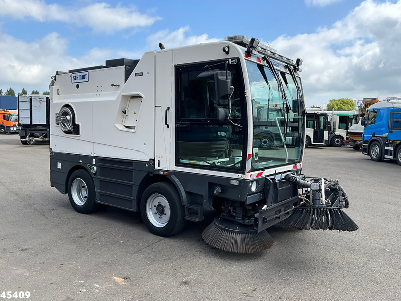 Schmidt Cleango 500 Compact Euro 6 with 3-rd brush - Penyapu jalan: gambar 3 Schmidt Cleango 500 Compact Euro 6 with 3-rd brush - Penyapu jalan: gambar 3