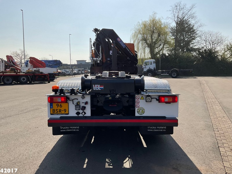 Volvo FM 420 8x2 HMF 28 Tonmeter laadkraan - Hook lift, Truk derek: gambar 3 Volvo FM 420 8x2 HMF 28 Tonmeter laadkraan - Hook lift, Truk derek: gambar 3