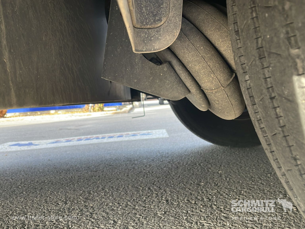 SCHMITZ Semiremolque Frigo Standard - Semi-trailer isotermal: gambar 2 SCHMITZ Semiremolque Frigo Standard - Semi-trailer isotermal: gambar 2