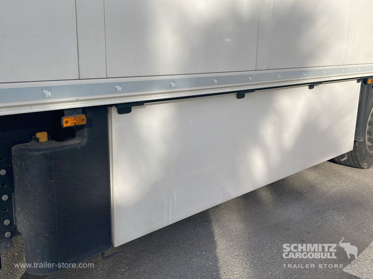 SCHMITZ Semiremolque Frigo Standard - Semi-trailer isotermal: gambar 3 SCHMITZ Semiremolque Frigo Standard - Semi-trailer isotermal: gambar 3
