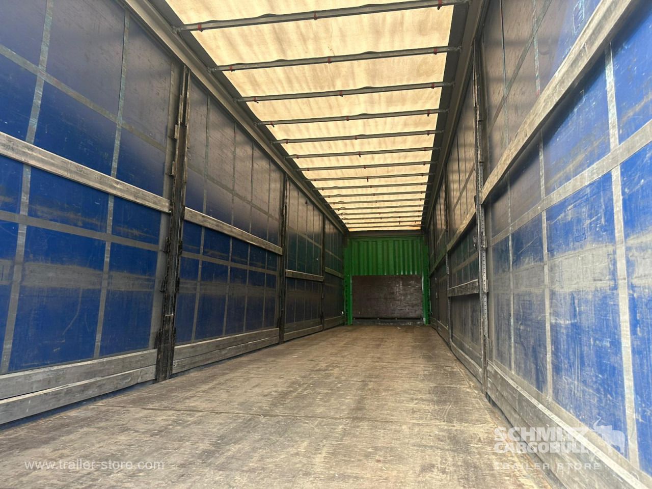 KRONE Curtainsider Standard Taillift - Semi-trailer dengan terpal samping: gambar 2 KRONE Curtainsider Standard Taillift - Semi-trailer dengan terpal samping: gambar 2