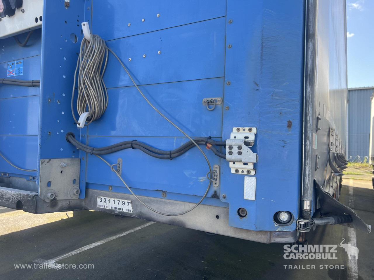 SCHMITZ Curtainsider Standard Taillift - Semi-trailer dengan terpal samping: gambar 2 SCHMITZ Curtainsider Standard Taillift - Semi-trailer dengan terpal samping: gambar 2