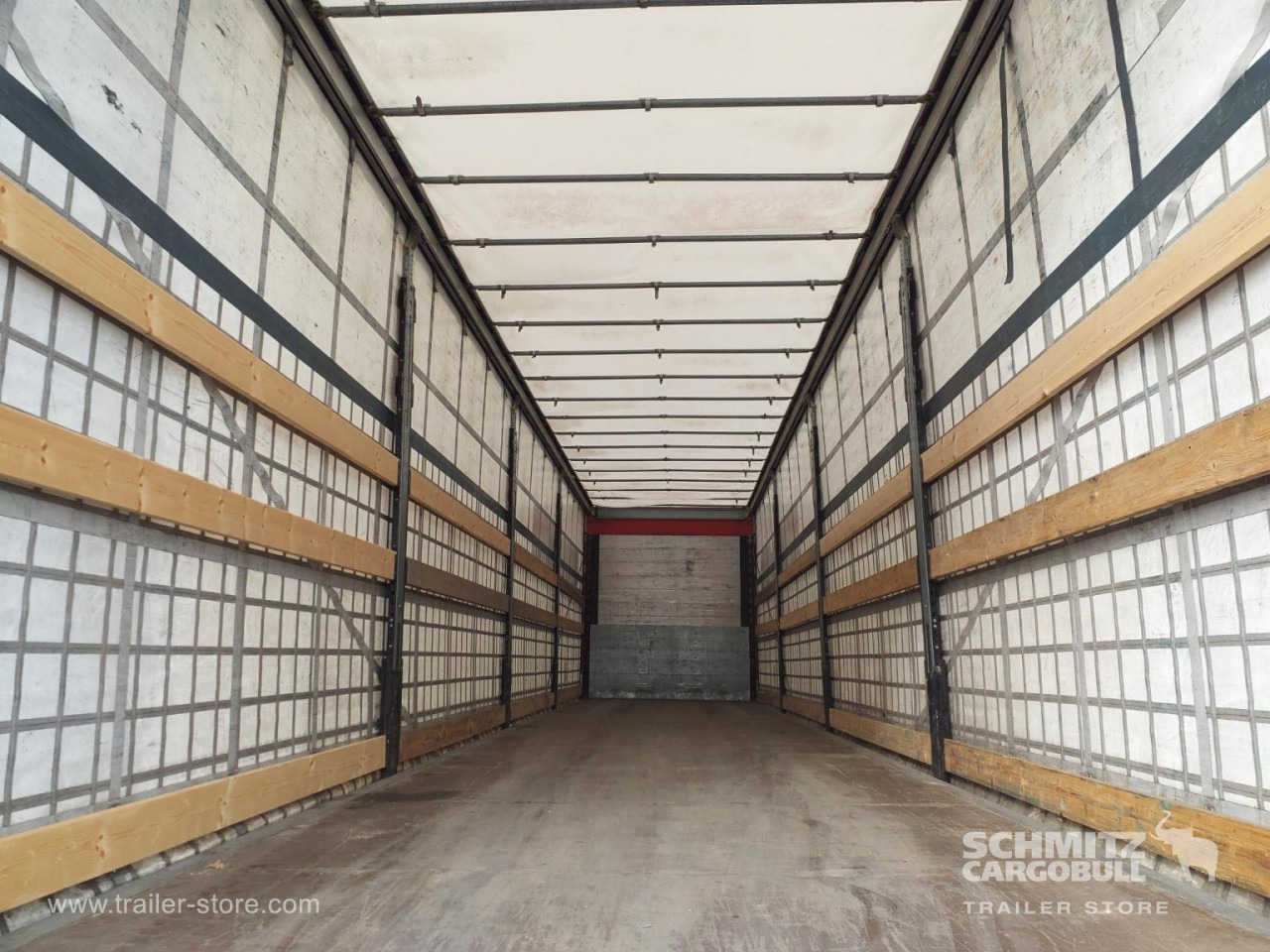 SCHMITZ Curtainsider Standard Taillift - Semi-trailer dengan terpal samping: gambar 5 SCHMITZ Curtainsider Standard Taillift - Semi-trailer dengan terpal samping: gambar 5