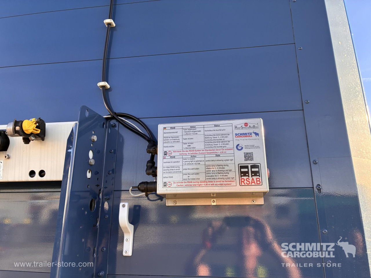 SCHMITZ Auflieger Curtainsider Standard - Semi-trailer dengan terpal samping: gambar 3 SCHMITZ Auflieger Curtainsider Standard - Semi-trailer dengan terpal samping: gambar 3