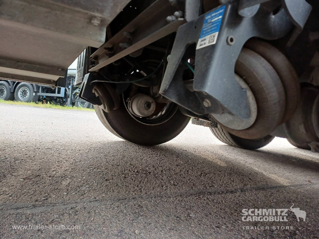 SCHMITZ Auflieger Curtainsider Standard - Semi-trailer dengan terpal samping: gambar 4 SCHMITZ Auflieger Curtainsider Standard - Semi-trailer dengan terpal samping: gambar 4