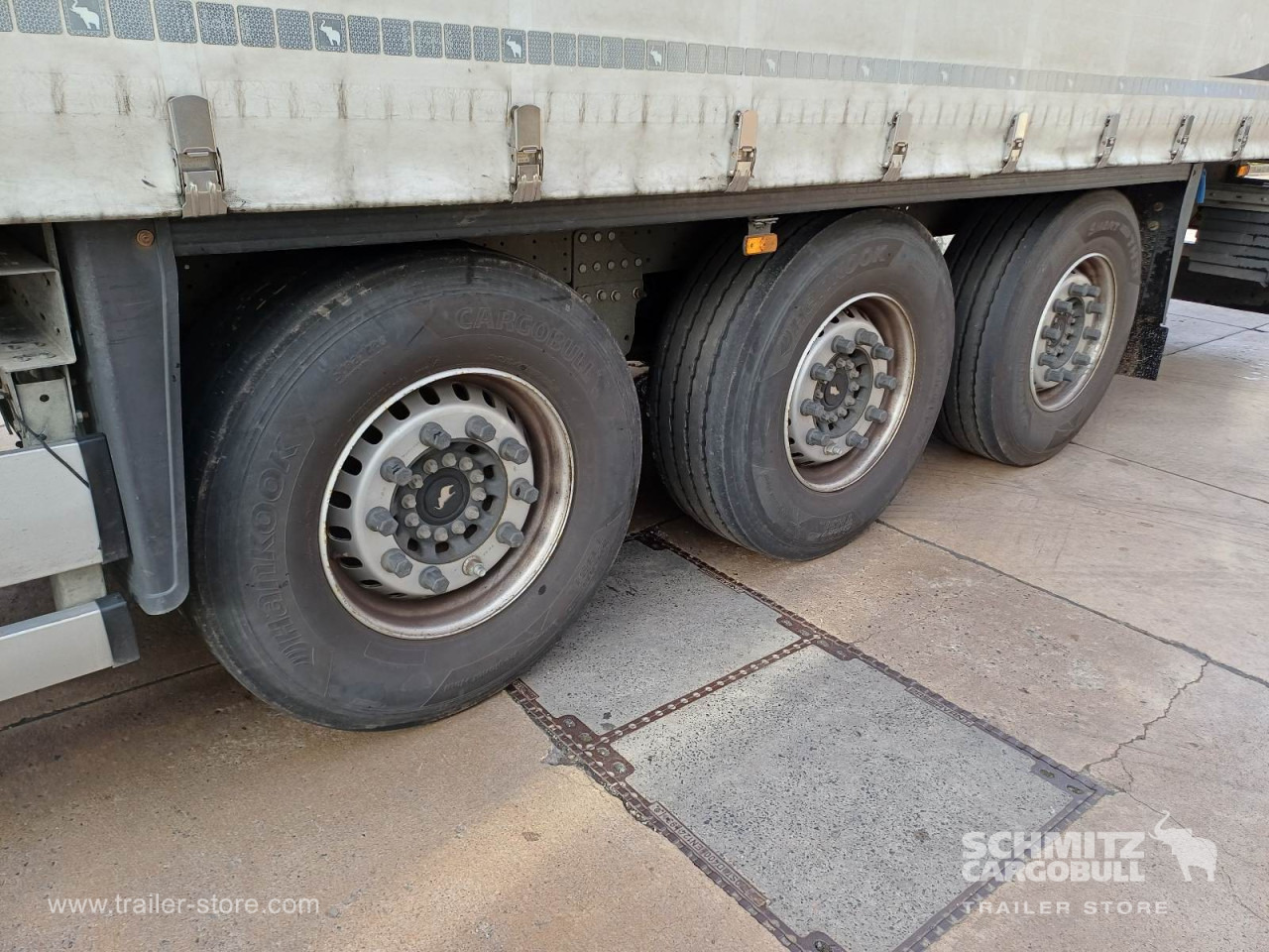 SCHMITZ Auflieger Curtainsider Standard - Semi-trailer dengan terpal samping: gambar 4 SCHMITZ Auflieger Curtainsider Standard - Semi-trailer dengan terpal samping: gambar 4