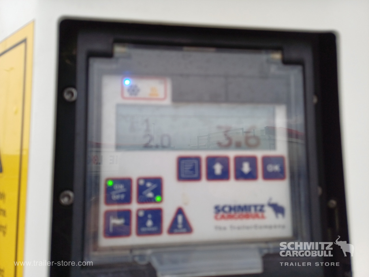 SCHMITZ Auflieger Tiefkühler Fleischhang - Semi-trailer isotermal: gambar 3 SCHMITZ Auflieger Tiefkühler Fleischhang - Semi-trailer isotermal: gambar 3