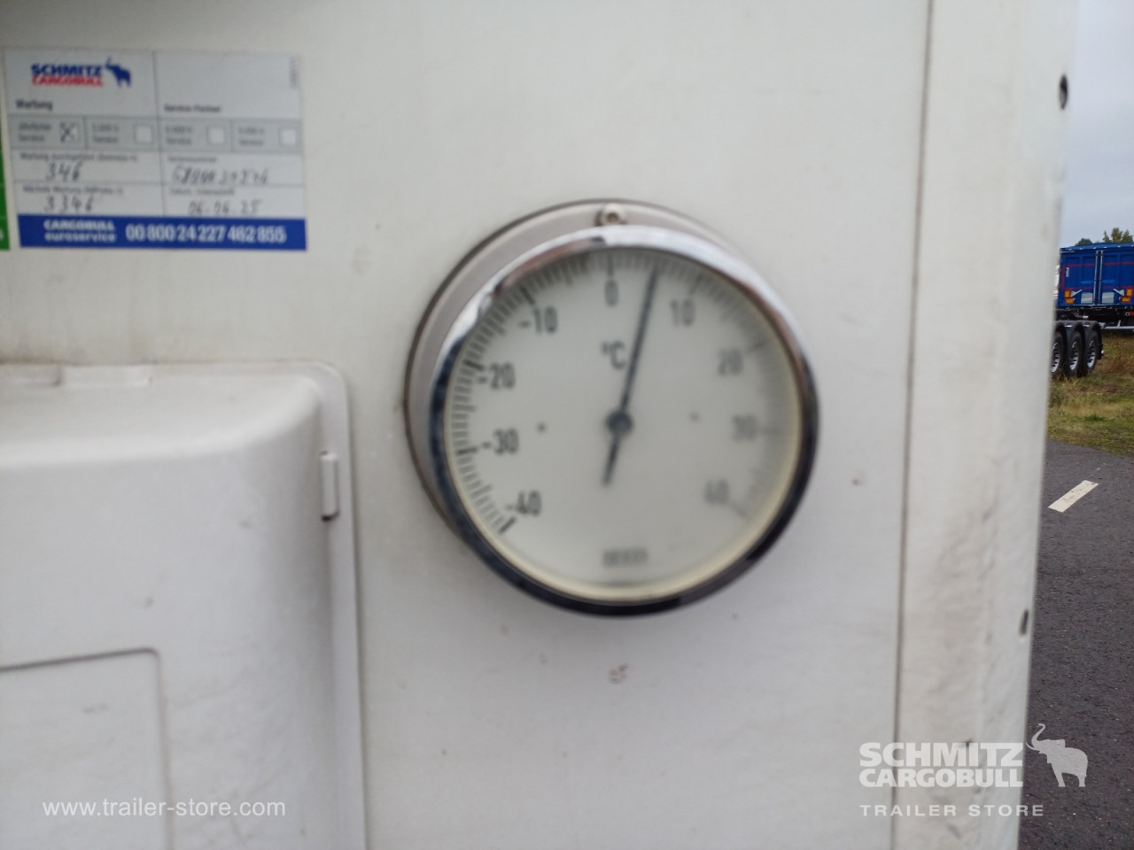 SCHMITZ Auflieger Tiefkühler Fleischhang - Semi-trailer isotermal: gambar 5 SCHMITZ Auflieger Tiefkühler Fleischhang - Semi-trailer isotermal: gambar 5