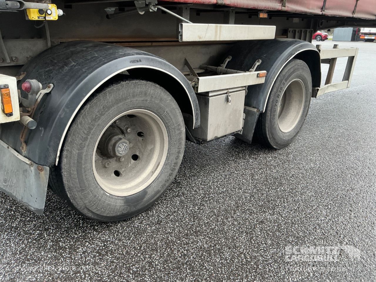 HFR Central axle trailer Curtainsider Standard - Trailer dengan terpal samping: gambar 2 HFR Central axle trailer Curtainsider Standard - Trailer dengan terpal samping: gambar 2