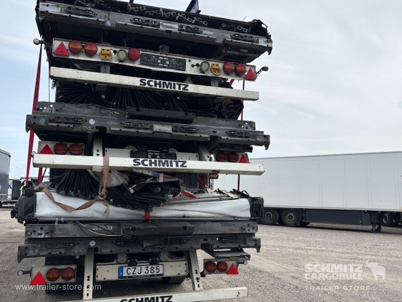 SCHMITZ Curtainsider Standard - Semi-trailer dengan terpal samping: gambar 3 SCHMITZ Curtainsider Standard - Semi-trailer dengan terpal samping: gambar 3