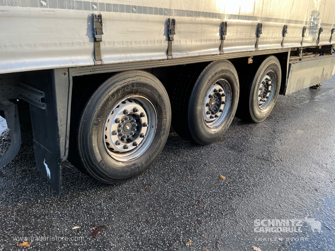 SCHMITZ Curtainsider Standard , Folding wall right - Semi-trailer dengan terpal samping: gambar 2 SCHMITZ Curtainsider Standard , Folding wall right - Semi-trailer dengan terpal samping: gambar 2