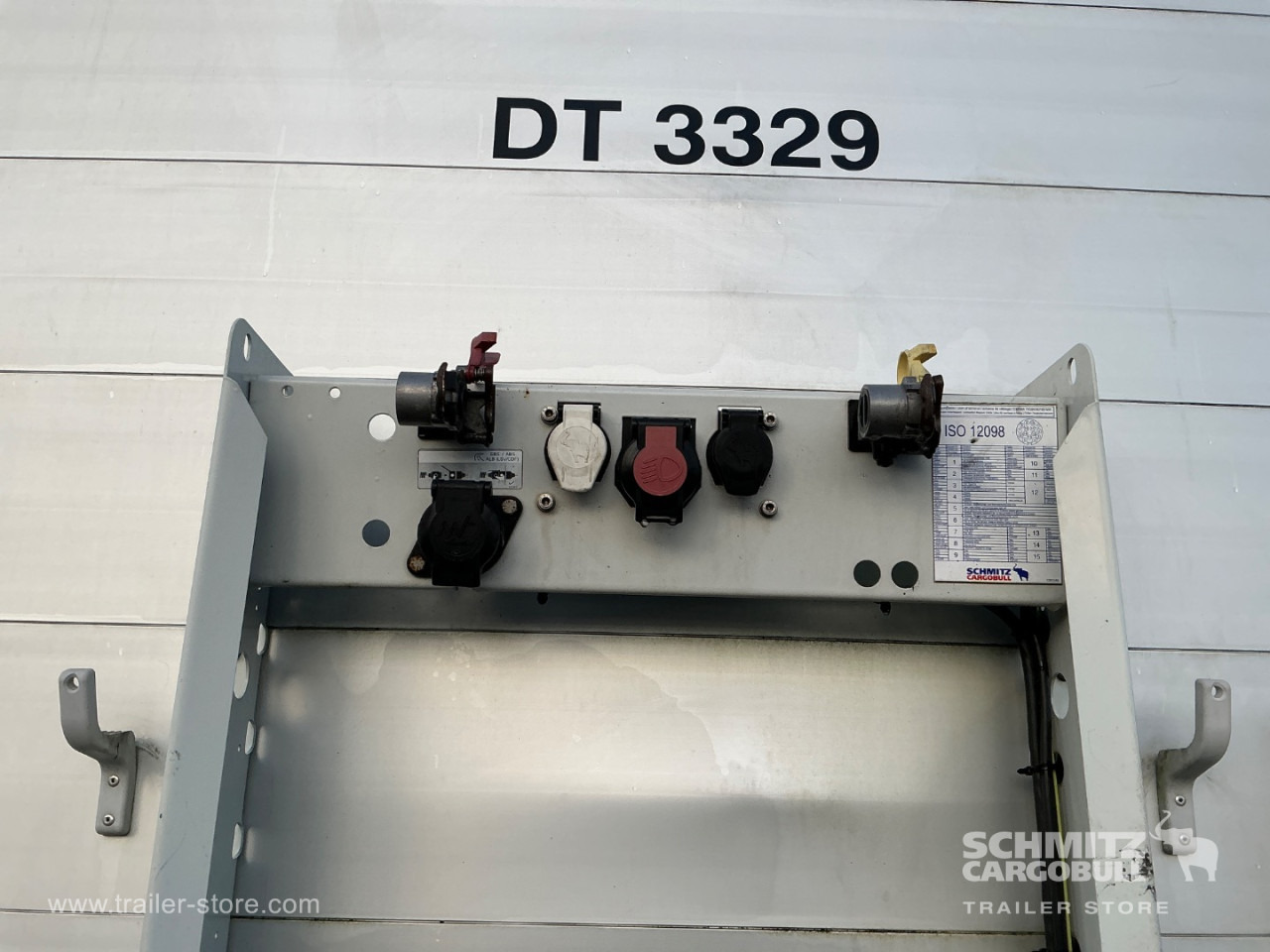 SCHMITZ Curtainsider Standard , Folding wall right - Semi-trailer dengan terpal samping: gambar 4 SCHMITZ Curtainsider Standard , Folding wall right - Semi-trailer dengan terpal samping: gambar 4