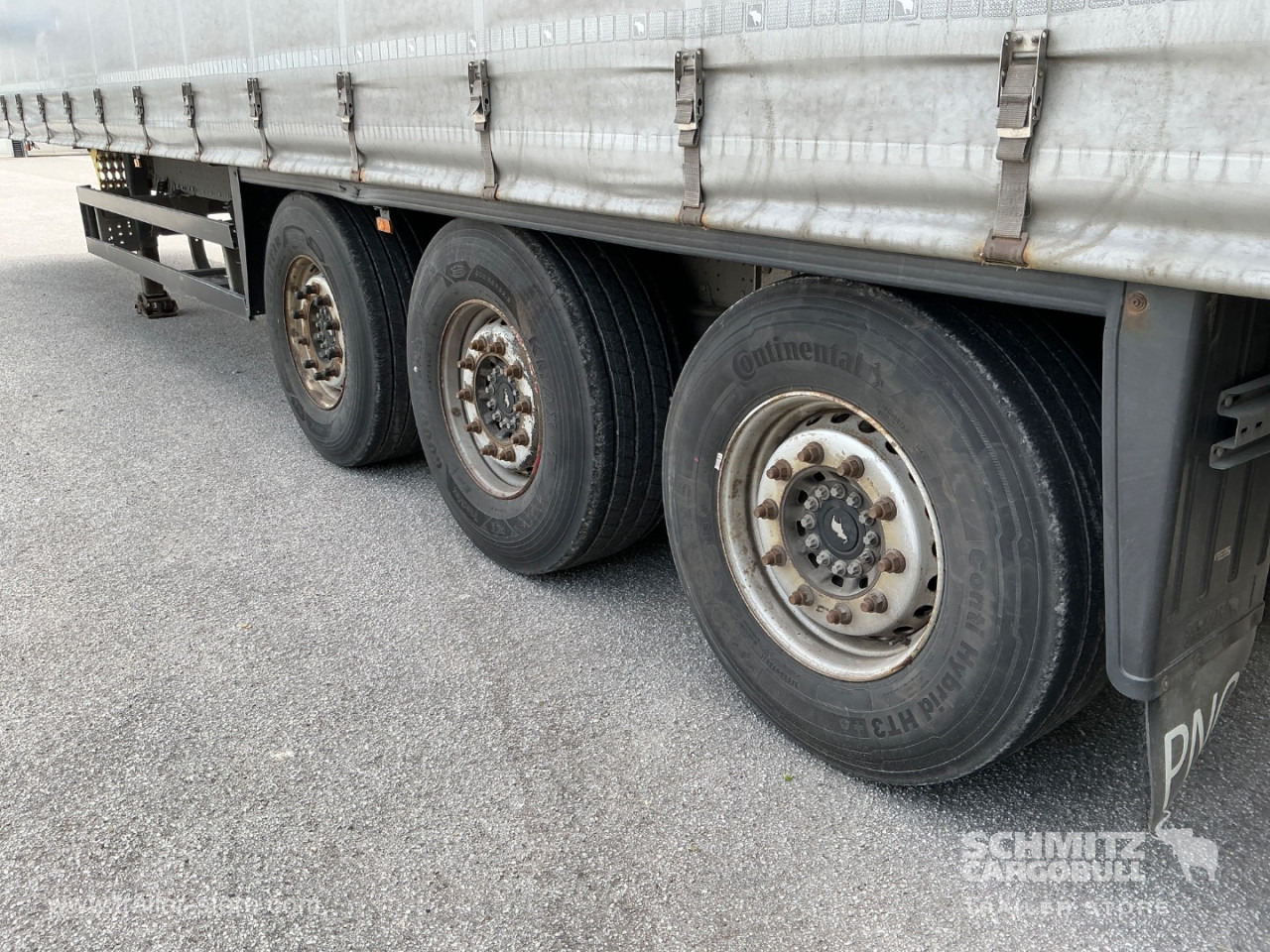SCHMITZ Curtainsider Standard Taillift - Semi-trailer dengan terpal samping: gambar 3 SCHMITZ Curtainsider Standard Taillift - Semi-trailer dengan terpal samping: gambar 3