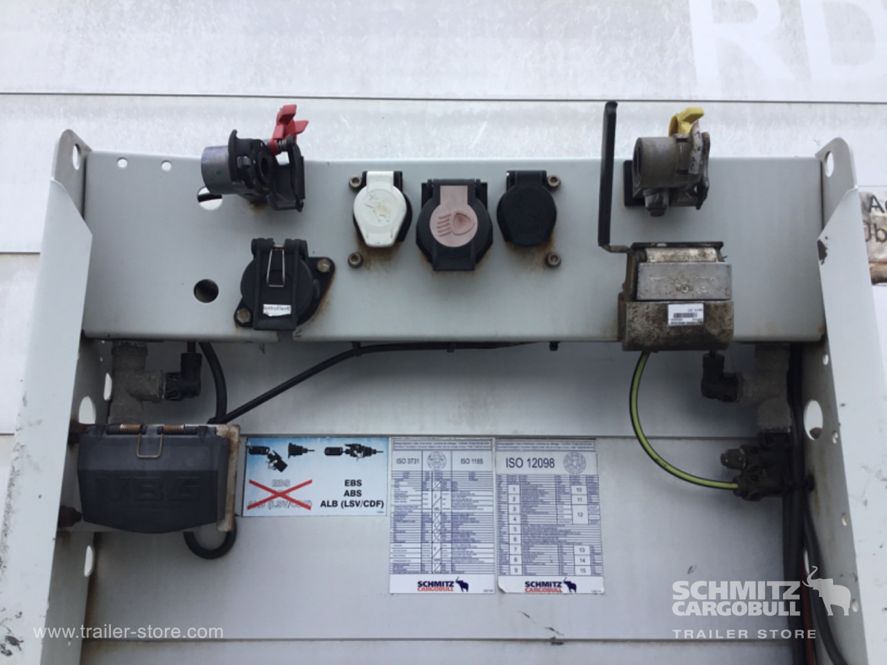 SCHMITZ Dryfreight Standard - Semi-trailer kotak tertutup: gambar 3 SCHMITZ Dryfreight Standard - Semi-trailer kotak tertutup: gambar 3