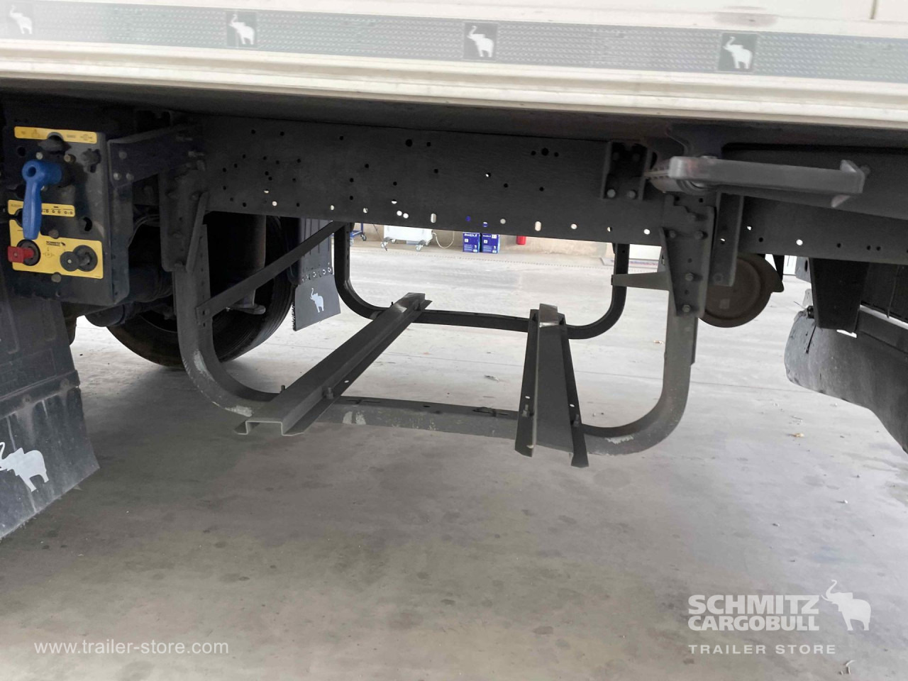 SCHMITZ Semiremolque Frigo Multitemperatura - Semi-trailer isotermal: gambar 2 SCHMITZ Semiremolque Frigo Multitemperatura - Semi-trailer isotermal: gambar 2