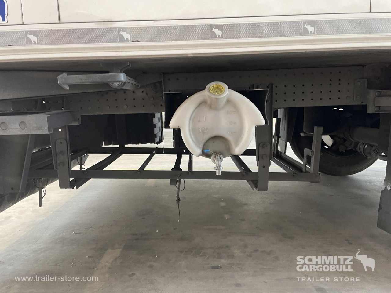 SCHMITZ Semiremolque Frigo Standard - Semi-trailer isotermal: gambar 2 SCHMITZ Semiremolque Frigo Standard - Semi-trailer isotermal: gambar 2