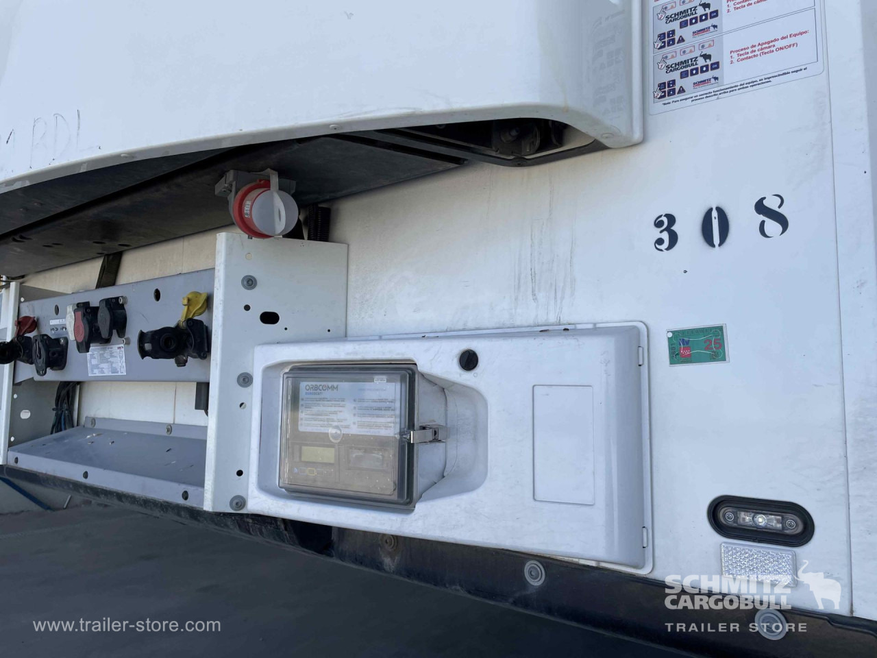 SCHMITZ Semiremolque Frigo Standard - Semi-trailer isotermal: gambar 2 SCHMITZ Semiremolque Frigo Standard - Semi-trailer isotermal: gambar 2