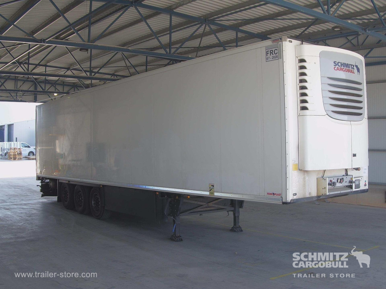 SCHMITZ Semiremolque Frigo Standard - Semi-trailer isotermal: gambar 1 SCHMITZ Semiremolque Frigo Standard - Semi-trailer isotermal: gambar 1