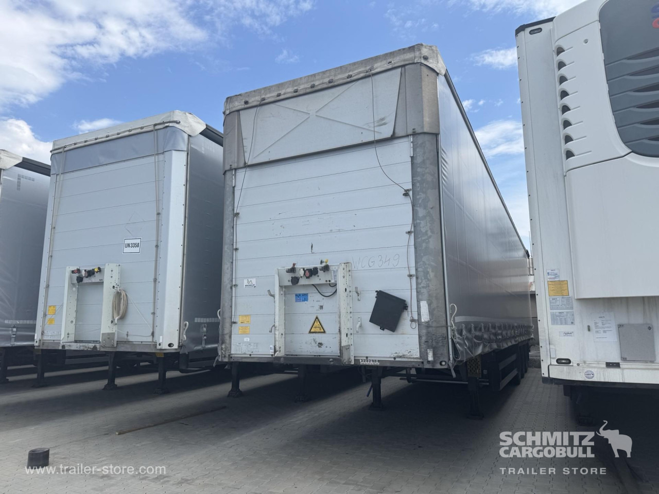 SCHMITZ Curtainsider Mega - Semi-trailer dengan terpal samping: gambar 4 SCHMITZ Curtainsider Mega - Semi-trailer dengan terpal samping: gambar 4