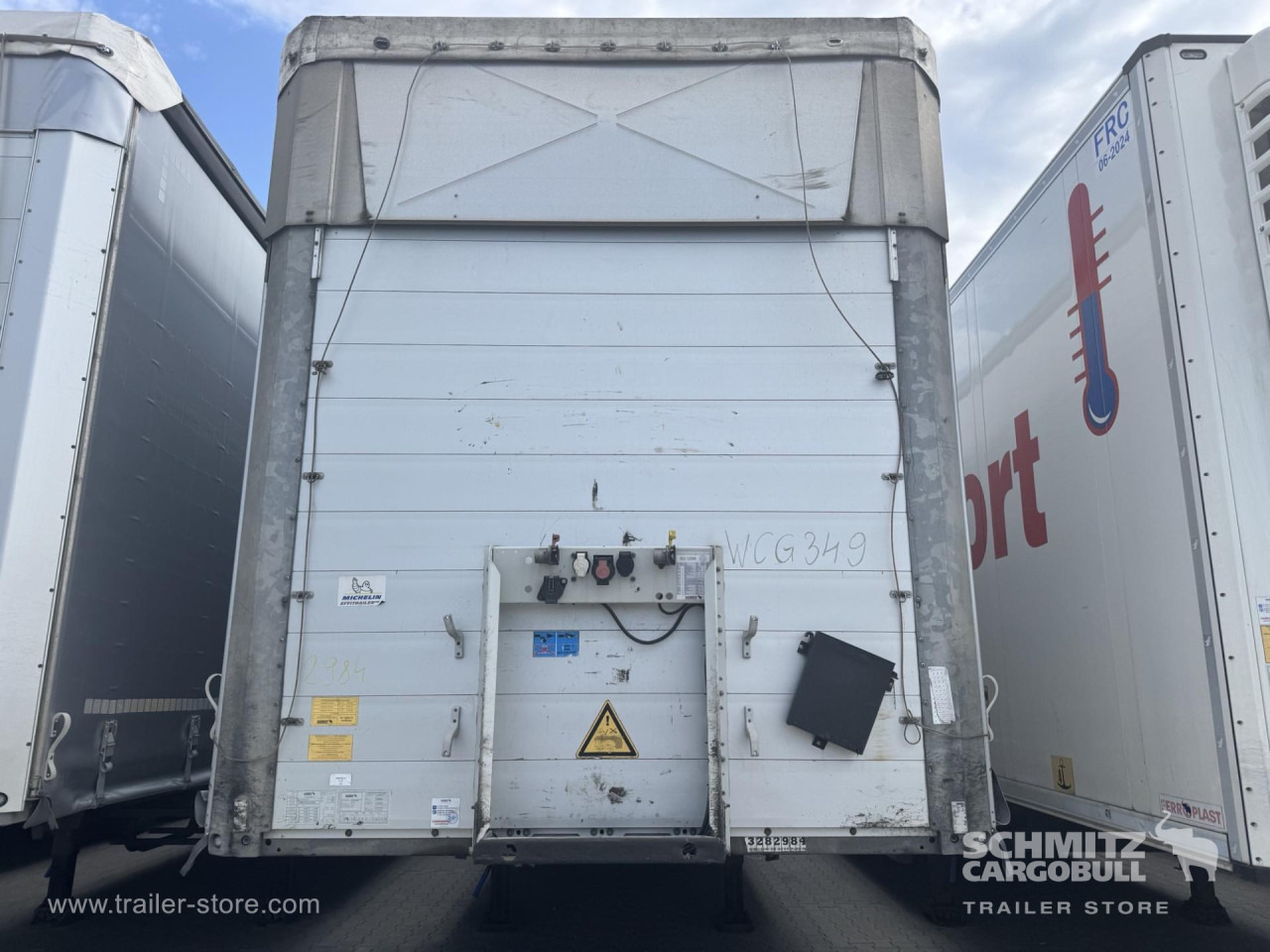 SCHMITZ Curtainsider Mega - Semi-trailer dengan terpal samping: gambar 3 SCHMITZ Curtainsider Mega - Semi-trailer dengan terpal samping: gambar 3