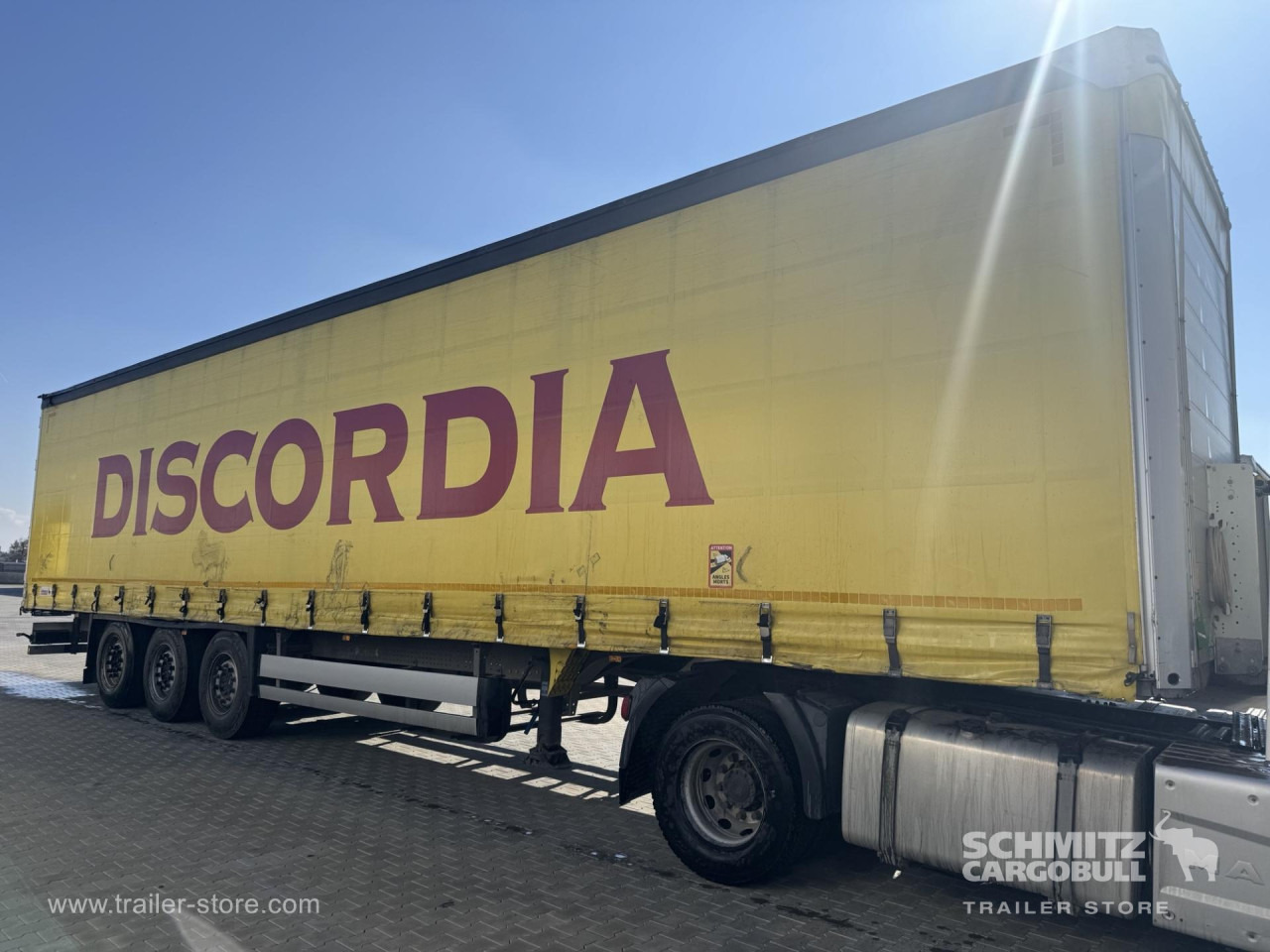SCHMITZ Curtainsider Standard - Semi-trailer dengan terpal samping: gambar 4 SCHMITZ Curtainsider Standard - Semi-trailer dengan terpal samping: gambar 4
